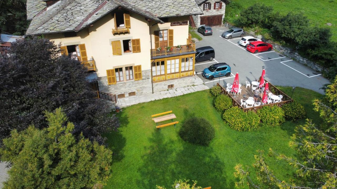 Hotel Villa Tedaldi Gressoney-Saint-Jean Exterior photo